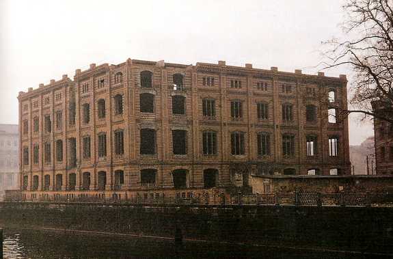 Bauakademie (ausgebrannt), Foto: Jonas Geist um 1959